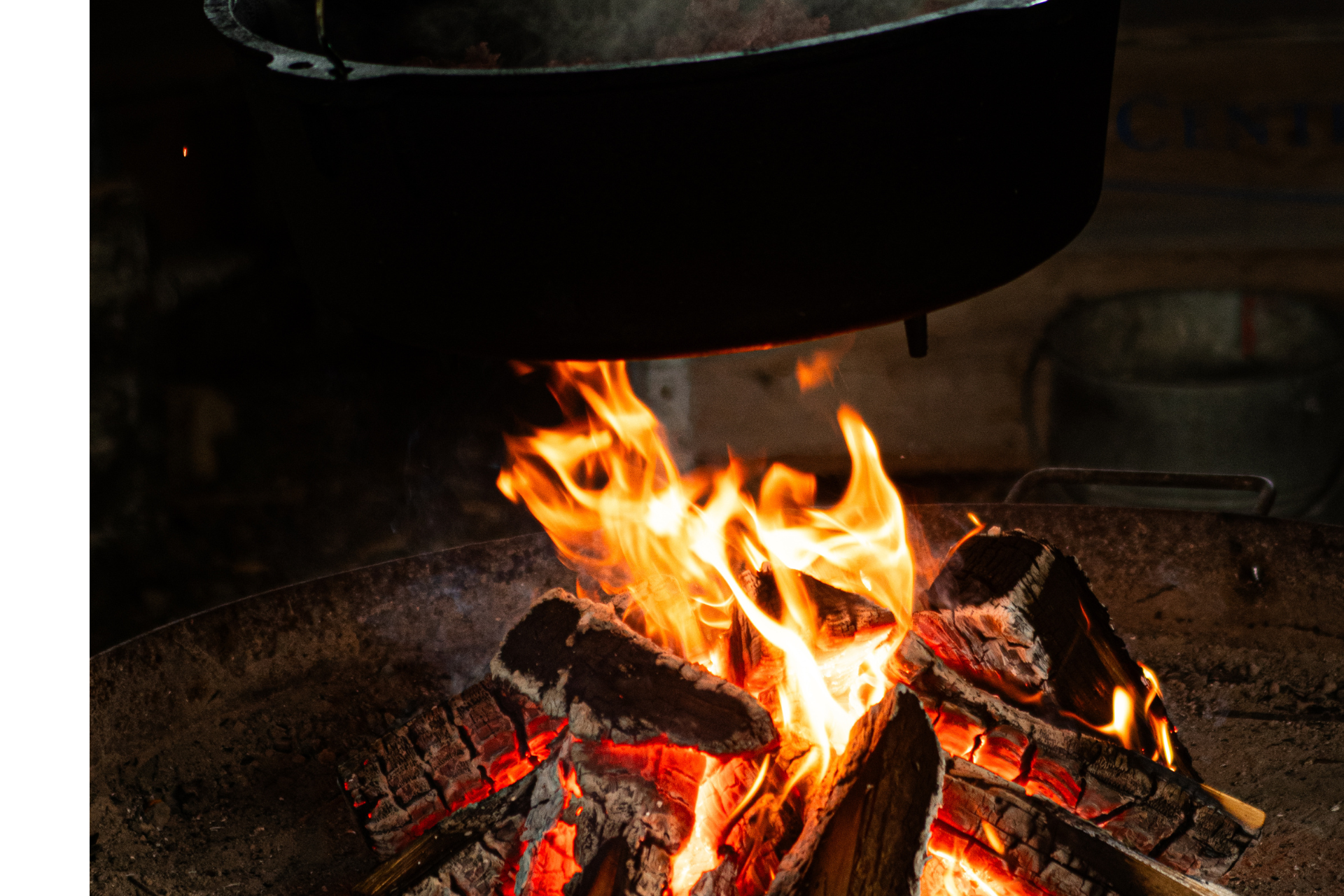 Mad over bål