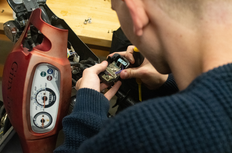 På værkstedet i STU